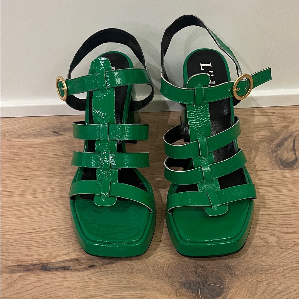 CHUNKY HEEL, STRAPPY, COMFORTABLE GREEN SANDALS